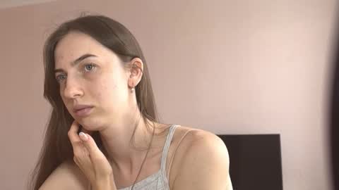 Snapshot of prettyyy_angel chatting on September 11, 9:21 am prettyyy_angel online show from September 11, 9:21 am