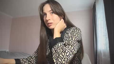 Snapshot of prettyyy_angel chatting on October 7, 12:12 pm prettyyy_angel online show from October 7, 12:12 pm