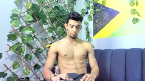 Snapshot of prince_arthur77 chatting on October 5, 2:02 pm prince_arthur77 online show from October 5, 2:02 pm
