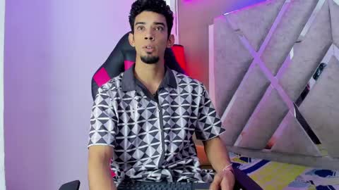 prince_arthur77 online show from November 16, 7:49 pm