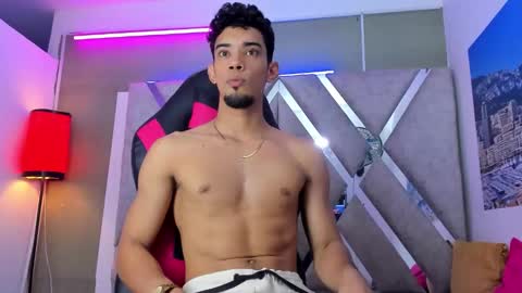 Snapshot of prince_arthur77 chatting on October 18, 2:32 pm prince_arthur77 online show from October 18, 2:32 pm
