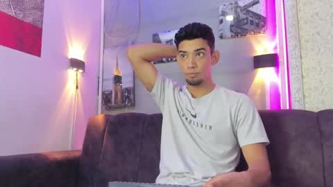 Snapshot of prince_arthur77 chatting on October 3, 1:52 pm prince_arthur77 online show from October 3, 1:52 pm