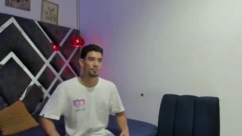 Snapshot of prince_arthur77 chatting on February 25, 1:10 pm prince_arthur77 online show from February 25, 1:10 pm