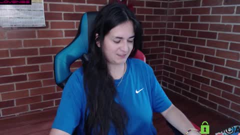 Snapshot of princesa_leia_zathur chatting on September 18, 1:15 pm Leia online show from September 18, 1:15 pm