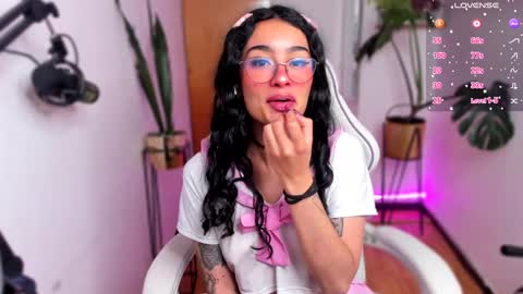 Snapshot of princess_kandy_ chatting on December 5, 5:44 pm evaaa new account Beth online show from December 5, 5:44 pm