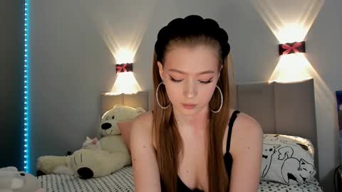 Princess Diana online show from February 9, 10:32 pm