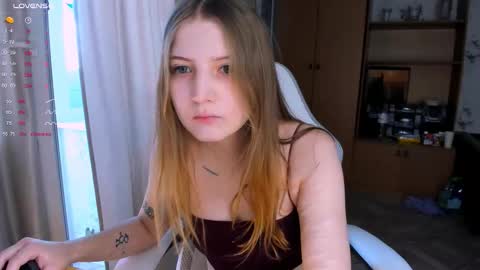 princessaalicc online show from November 18, 6:16 am