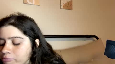 Snapshot of princesslaylaa chatting on January 14, 1:36 am princessviccxo online show from January 14, 1:36 am