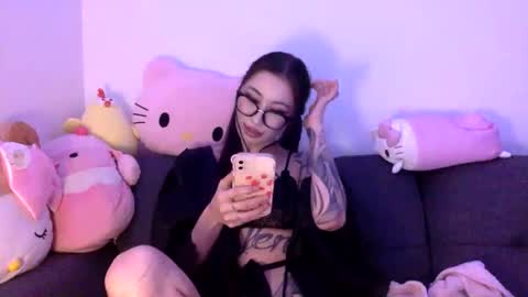 PrincessPinky444 online show from February 26, 5:33 am