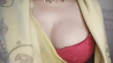 priyu_ online show from January 13, 3:14 am