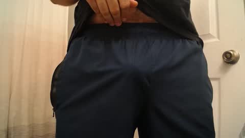 proseccopapi23 online show from January 4, 9:00 am