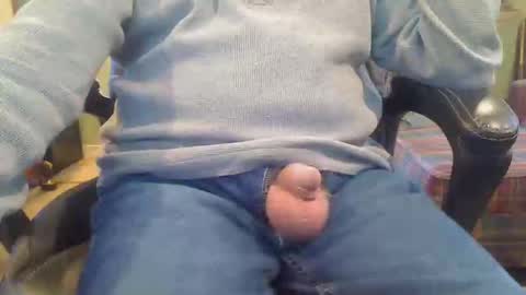 pulltoy1 online show from November 10, 5:16 pm