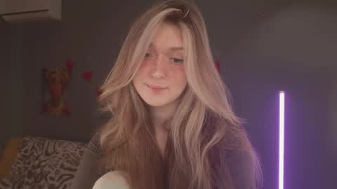 Bella online show from April 14, 5:33 am