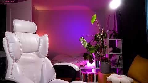 Sasha  wait you here 6 of November. will celebrate my B- day online show from August 9, 5:18 pm