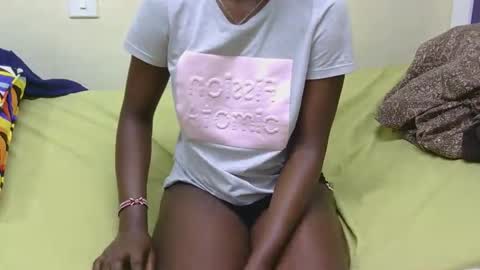 Snapshot of purple_raaine chatting on September 21, 3:43 am purple Rain online show from September 21, 3:43 am