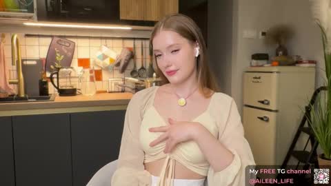 Snapshot of purrpure chatting on September 10, 7:26 pm Aileen online show from September 10, 7:26 pm