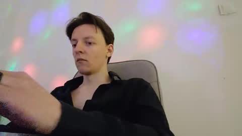 Lucas online show from April 6, 9:05 pm