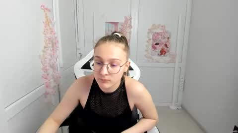 Amelie online show from May 23, 9:16 am