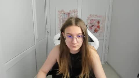 Amelie online show from June 5, 7:03 am