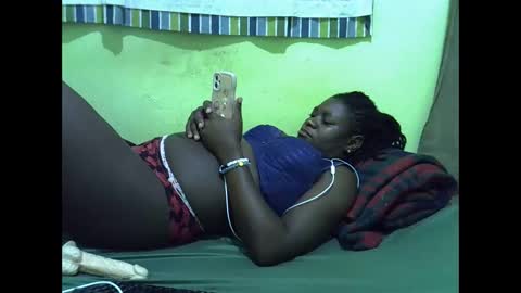 queen_diva01 online show from April 16, 9:39 pm