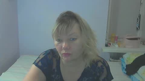 Snapshot of queen_jane8 chatting on October 13, 5:04 pm queen_jane8 online show from October 13, 5:04 pm
