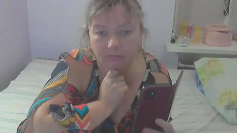Snapshot of queen_jane8 chatting on October 17, 5:39 pm queen_jane8 online show from October 17, 5:39 pm