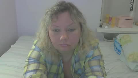 Snapshot of queen_jane8 chatting on October 16, 4:28 pm queen_jane8 online show from October 16, 4:28 pm