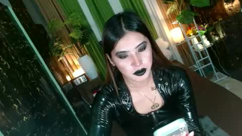 Kendal  online here from 6am-3pm philippine time online show from December 23, 1:34 am