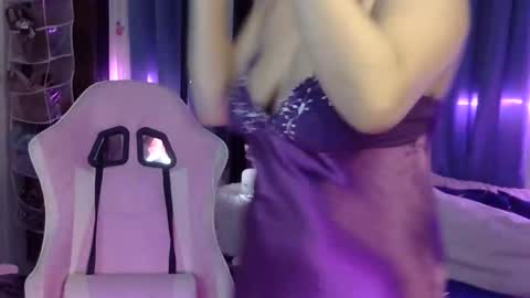 QueenHennessy online show from October 11, 3:48 pm