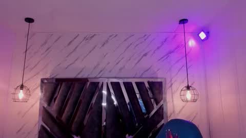 Snapshot of queen_perla_ chatting on October 15, 11:22 am online show from October 15, 11:22 am