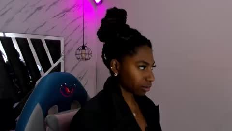   online show from November 8, 11:57 am