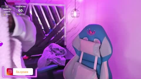 Snapshot of queen_perla_ chatting on September 30, 11:32 am online show from September 30, 11:32 am