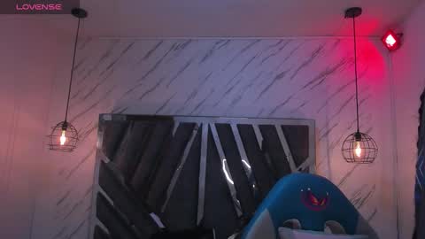 Snapshot of queen_perla_ chatting on October 13, 11:34 am online show from October 13, 11:34 am