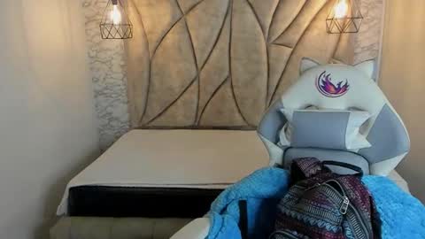 Snapshot of queen_perla_ chatting on February 28, 11:58 am online show from February 28, 11:58 am