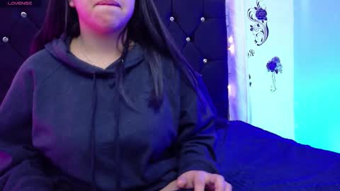 Snapshot of queen_salomme chatting on September 22, 11:25 am queen_salomme online show from September 22, 11:25 am