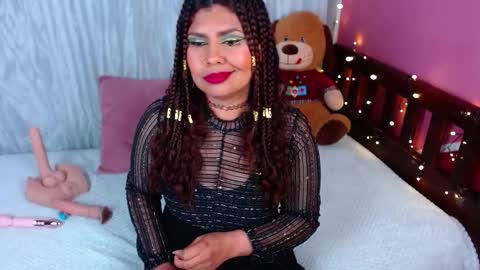 Queenamazon  online show from November 1, 5:17 am