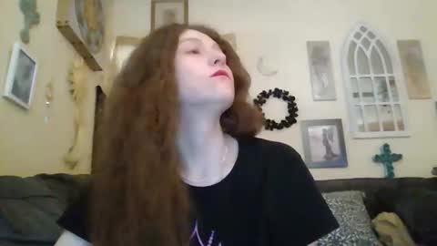 queencrimsonlvx online show from April 24, 10:01 pm