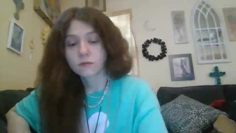 queencrimsonlvx online show from April 30, 10:36 pm