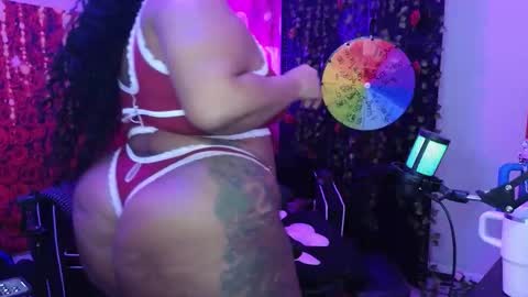 Queen Cherise Roze online show from February 12, 6:44 pm