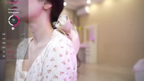 Nelly  INSTA  queenelia  online show from April 18, 10:50 am