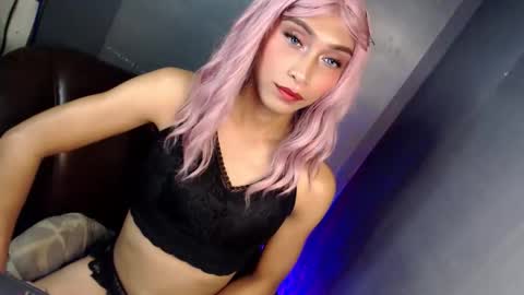 Snapshot of queenfoxylady chatting on October 8, 5:41 pm just call me QUEEN and ill be there online show from October 8, 5:41 pm