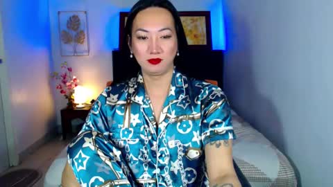 QUEEN online show from January 9, 5:23 am