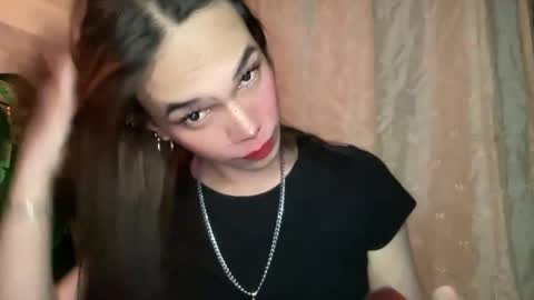 QUEEN online show from February 1, 2:41 am