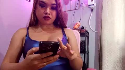 Snapshot of queenofexploded chatting on October 23, 4:14 am Erica online show from October 23, 4:14 am