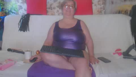 Snapshot of queenpammy chatting on October 10, 1:17 pm QueenPammy online show from October 10, 1:17 pm