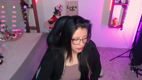 queenrose94 online show from March 17, 1:05 pm