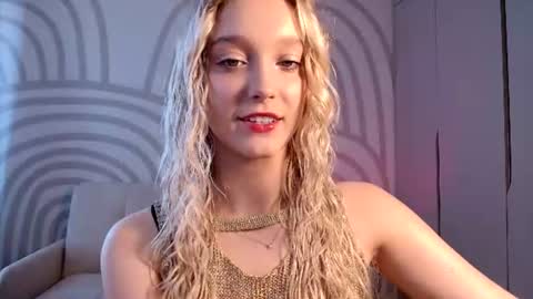 Serena XoXo online show from June 26, 9:15 am