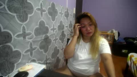 quelly40 online show from September 18, 4:22 pm