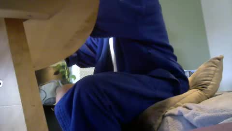 quetequeres online show from February 15, 8:57 am