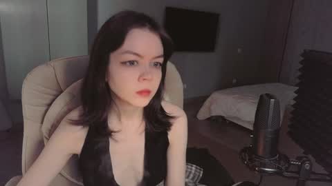 quietluxury online show from May 7, 1:18 pm